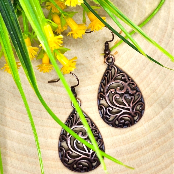 Copper Filigree Teardrop - Picture 4 of 5